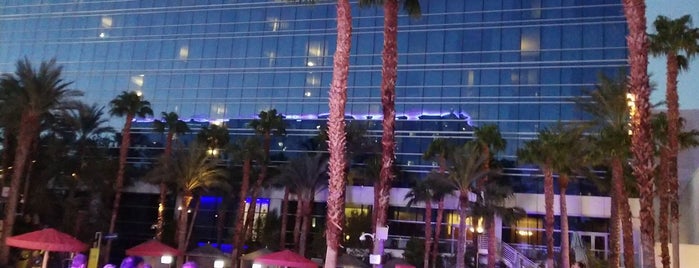 Hard Rock Hotel & Casino Pool is one of Lisa'nın Beğendiği Mekanlar.