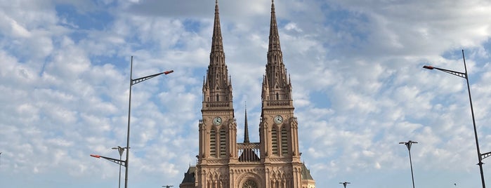 Basílica Nuestra Señora de Luján is one of Mis lugares visitados.