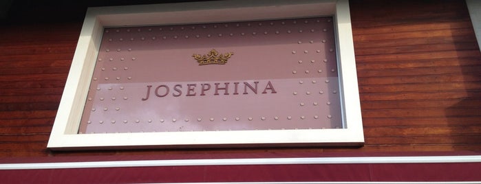 Loja Josephina is one of Orte, die Adriane gefallen.