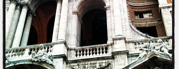 Basilica di Santa Maria Maggiore is one of Igrejas e Catedrais!.