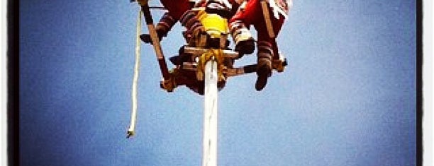 Voladores de Papantla is one of Monumentos!.