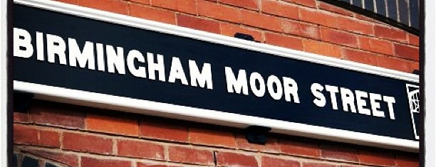 9:24 CRA to Bham Moor Street is one of Trens e Metrôs!.