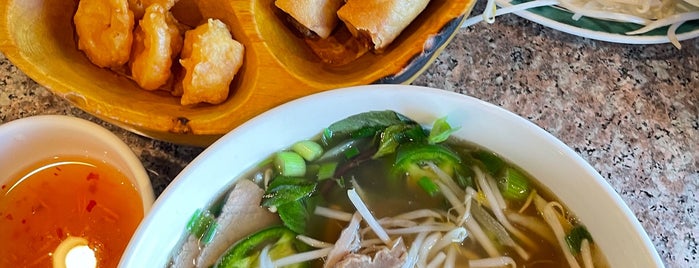 Pho Xe Lua is one of Food to Try in Sac.