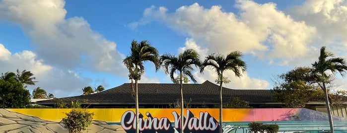 China Walls aka Koko Kai Mini Beach Park is one of Oahu 🤙🏻🌈.