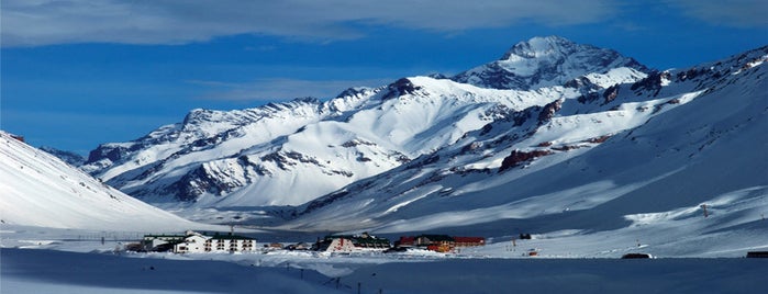 Centro de esquí Los Penitentes is one of Nieve Argentina.