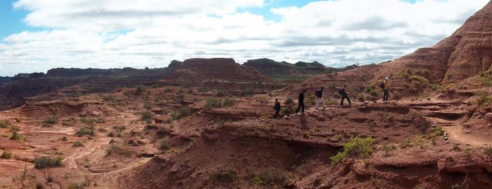 Parque Nacional Sierra de las Quijadas is one of Parques Nacionales.