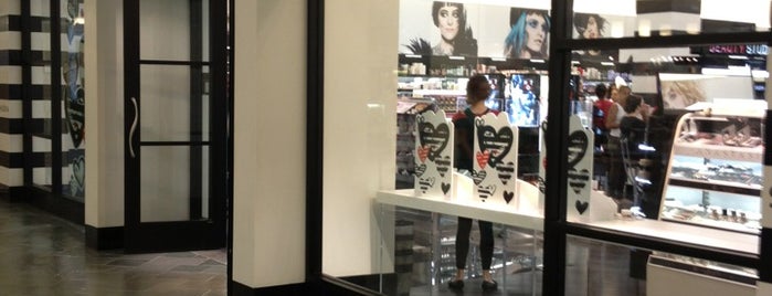 SEPHORA is one of Fabio 님이 좋아한 장소.