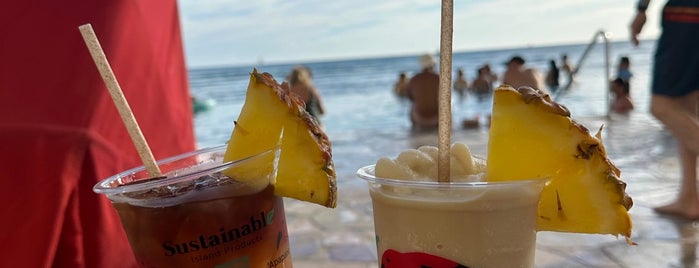 Sheraton Waikiki Infinity Pool is one of All-time favorites in Hawaii.