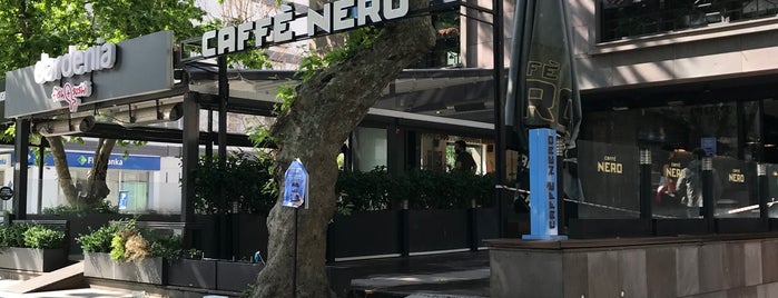 Caffè Nero is one of Posti che sono piaciuti a Turgay.