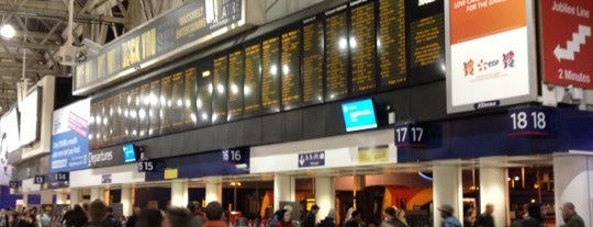 Ж/д станция «Лондон-Ватерлоо» (WAT) is one of places.