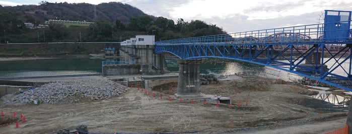 JR和歌山線 紀ノ川橋梁 is one of Lugares favoritos de ひこ.