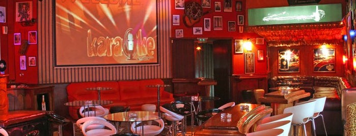 Karaoke Bar is one of Orte, die Anastasiya gefallen.