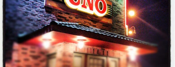 UNO Pizzeria & Grill is one of Locais salvos de Laila.