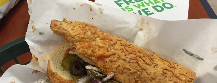 Subway is one of The 9 Best Places for Oatmeal Cookies in San Antonio.