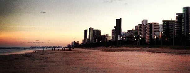 Praia do Pina is one of Praias do meu Recife PE, eu recomendo!.
