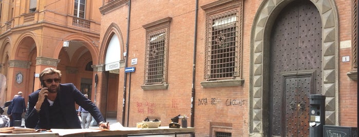Casa Minghetti is one of Lugares favoritos de Giulia.