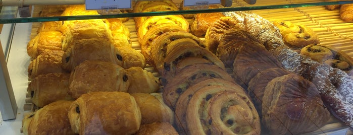 Boulangerie - Evasions gourmandes is one of Lugares favoritos de Raul.