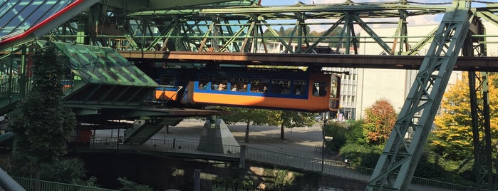 H Kluse/Schauspielhaus (Schwebebahn) is one of Wuppertal 🚟.