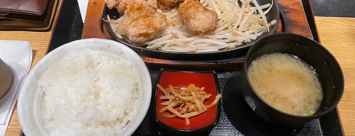 博多華味鳥 is one of 飲食.