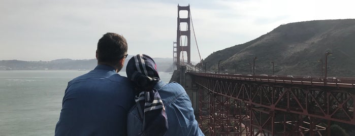 Golden Gate Bridge is one of Tempat yang Disukai Ömer.