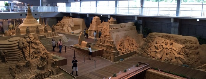 Sand Museum is one of art museums.