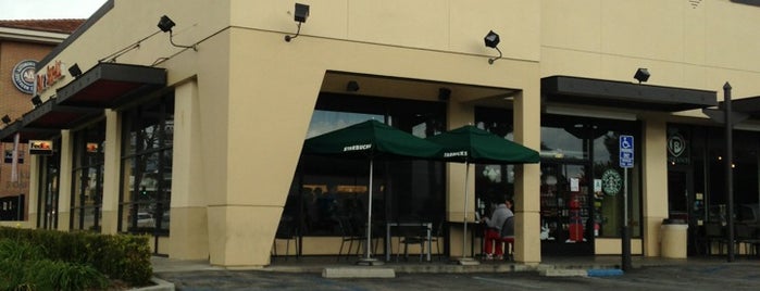 Starbucks is one of Locais curtidos por Samuel.