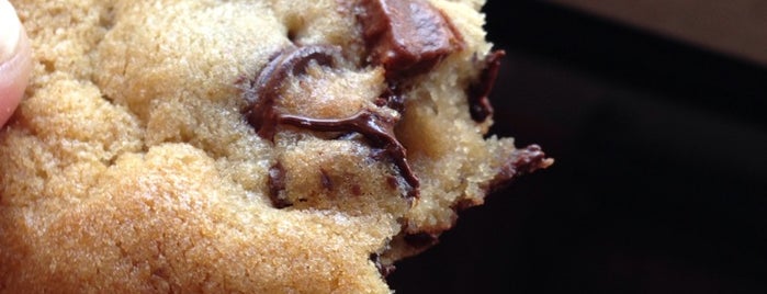 Insomnia Cookies is one of Posti che sono piaciuti a Sereita.