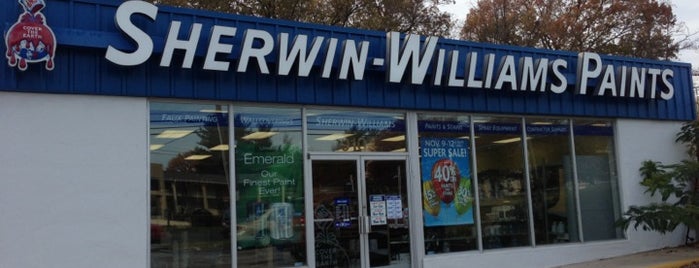 Sherwin-Williams Paint Store is one of Tempat yang Disukai Kim.