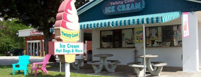 Twisty Cone Ice Cream & Cakes is one of Lugares favoritos de Anthony.