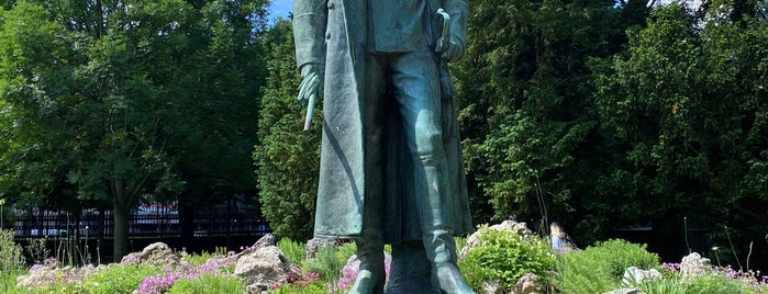 Kaiser Franz Joseph Denkmal is one of Wien / Österreich.