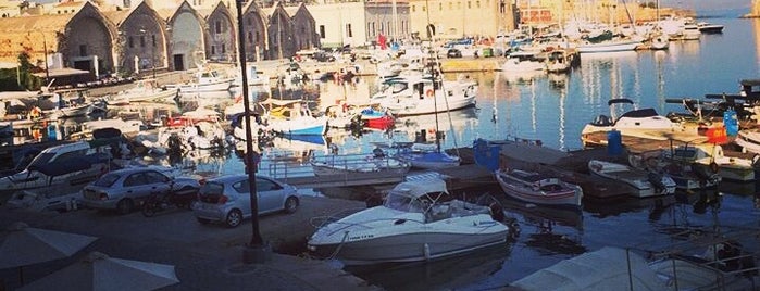 Porto Veneziano Hotel is one of Posti che sono piaciuti a Edward.