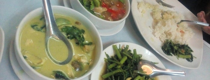 Deen Restaurant is one of Halal Food in Bangkok.