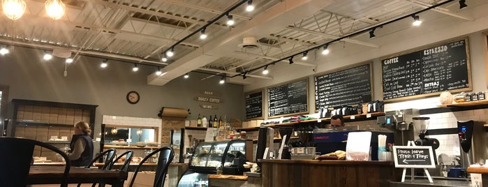 The Central Bean & Bakery is one of สถานที่ที่ Mike ถูกใจ.