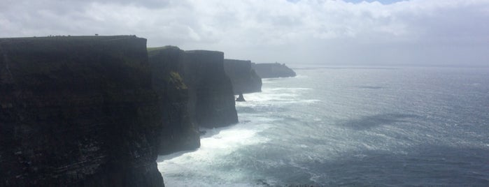 Cliffs of Moher is one of Tempat yang Disukai W.