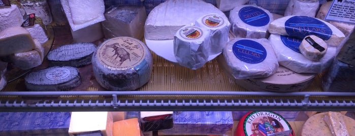 Boston Cheese Cellar is one of Alさんのお気に入りスポット.