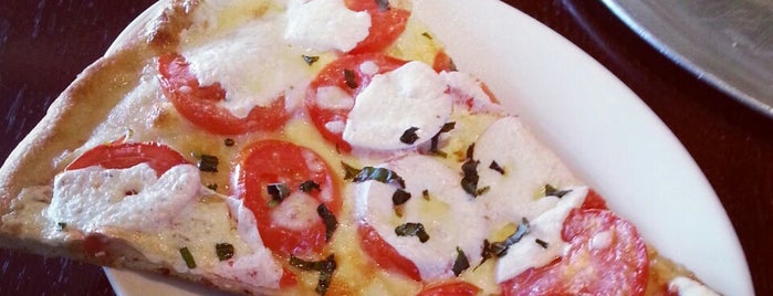 Oldstone Trattoria Brick Oven Pizza & Cafe is one of Posti che sono piaciuti a Aslı.