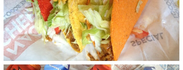 Taco Bell is one of สถานที่ที่ Jemma ถูกใจ.