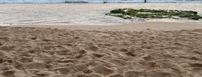 Papailoa Beach is one of Espy's List - Oahu.