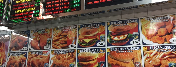 Captain's Fried Chicken is one of สถานที่ที่ Modesta ถูกใจ.