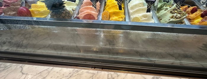 Valence is one of Helados.