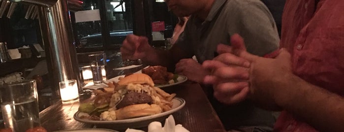 DuMont Burger is one of Lugares favoritos de Damon.