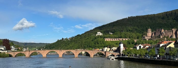 Karl-Theodor-Brücke (Alte Brücke) is one of ToDo's Heidelberg.