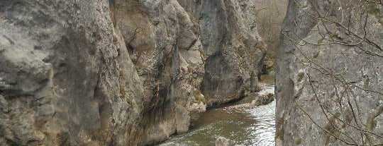 Ждрелото на река Ерма is one of 100 национални туристически обекта.