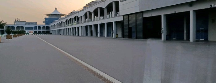Porsche Driving Center Istanbul Park is one of Lieux qui ont plu à Tolga.
