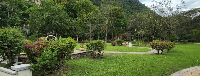 Taman Rekreasi Gunung Lang is one of Justin'in Kaydettiği Mekanlar.