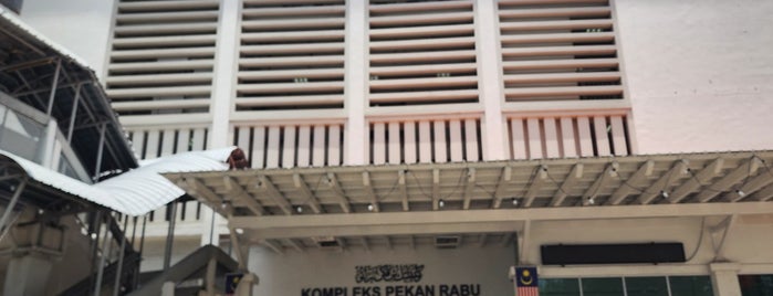 Kompleks Pekan Rabu is one of A local’s guide: 48 hours in Malaysia.