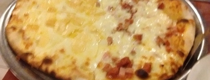 Bonny`s Pizza is one of Lieux qui ont plu à Paulina.