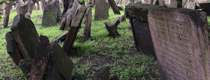 Starý židovský hřbitov | Old Jewish Cemetery is one of Pražské hřbitovy.