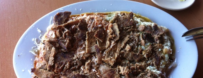 El Portal Huaraches Y Carne Asada is one of Posti che sono piaciuti a Montserrat.
