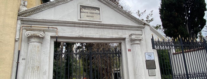 Feriköy Protestan Mezarlığı is one of gunluk.